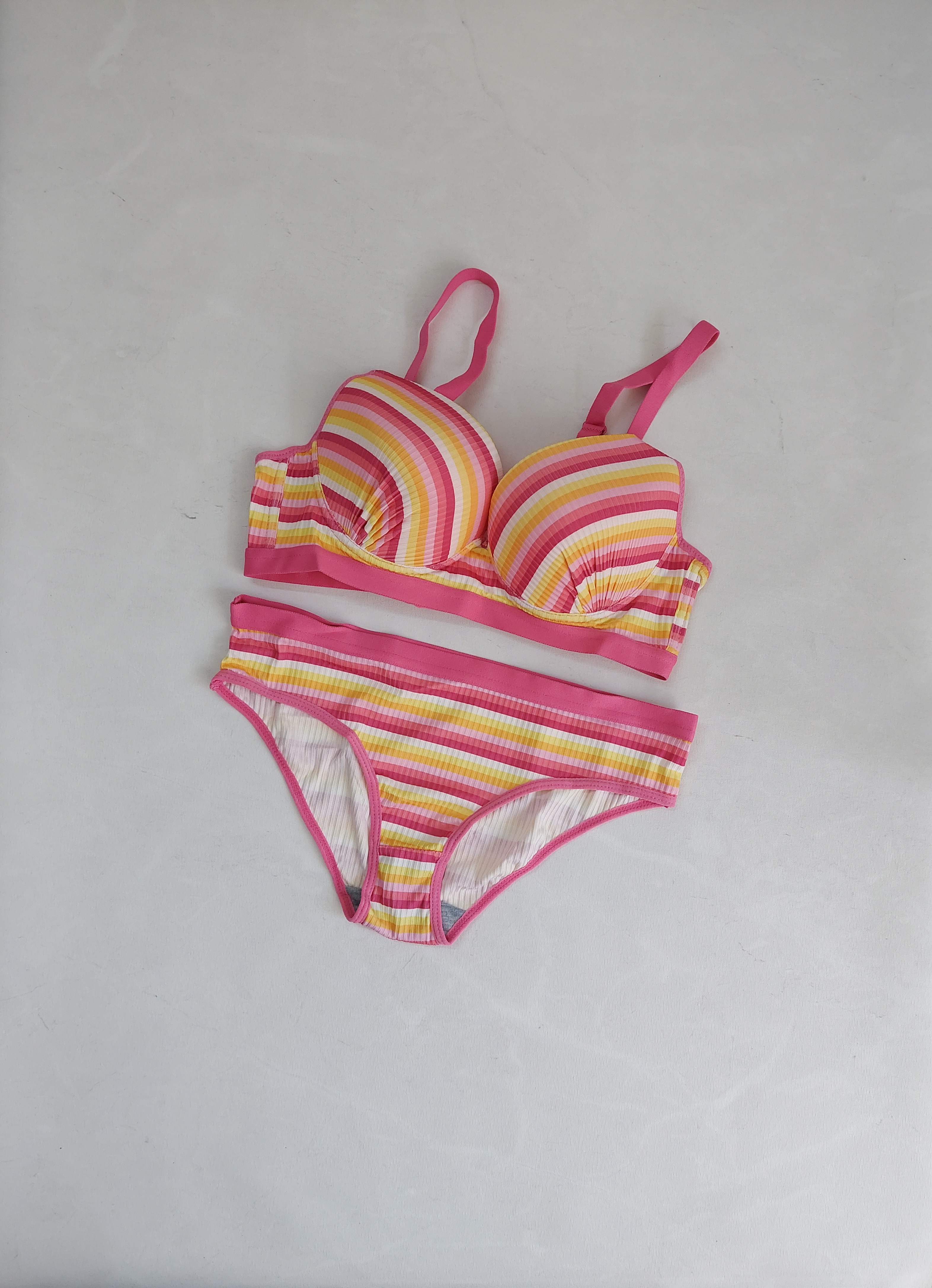 ست اسفنجی رنگین کمانی🌈