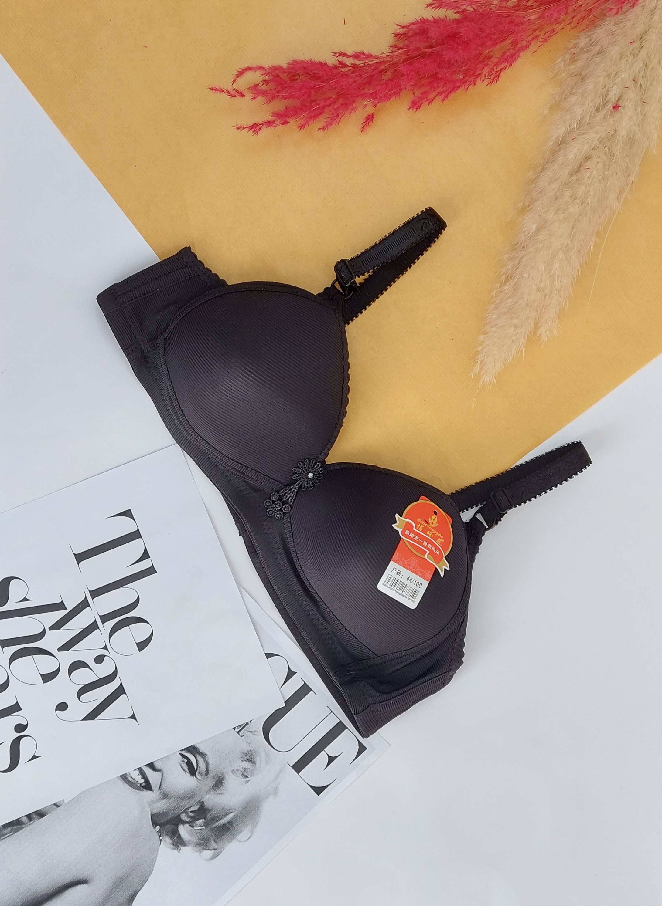 سوتین اسفنجی راحتی